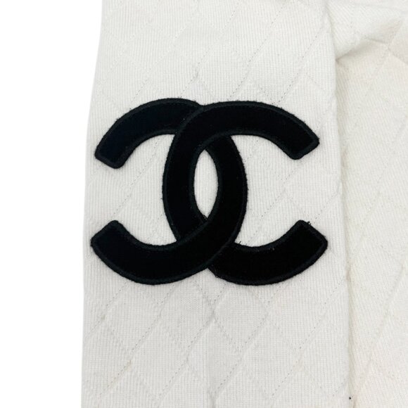 CHANEL Vintage 05A CC Logo Cambon Quilted Cashmere Knit Sweater Top #40 [105549] - Picture 10 of 14